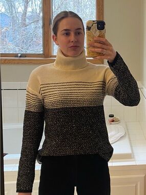Cream and Black Gradient Turtleneck Sweater - Athleta